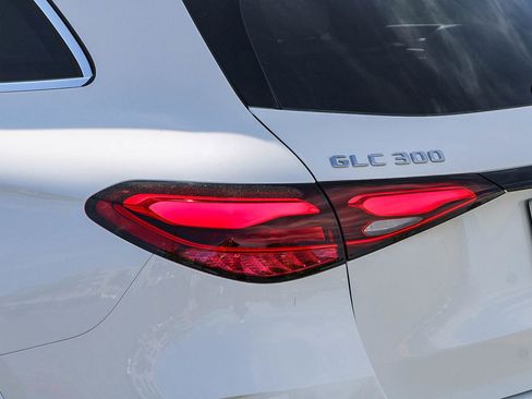 New 2026 Mercedes-Benz GLC 300 4MATIC image 11