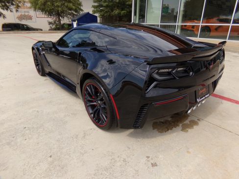 Used 2019 Chevrolet Corvette Z06 RWD image 7