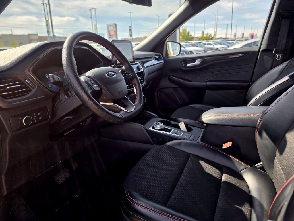 Used 2025 Ford Escape ST-Line AWD/4WD image 9