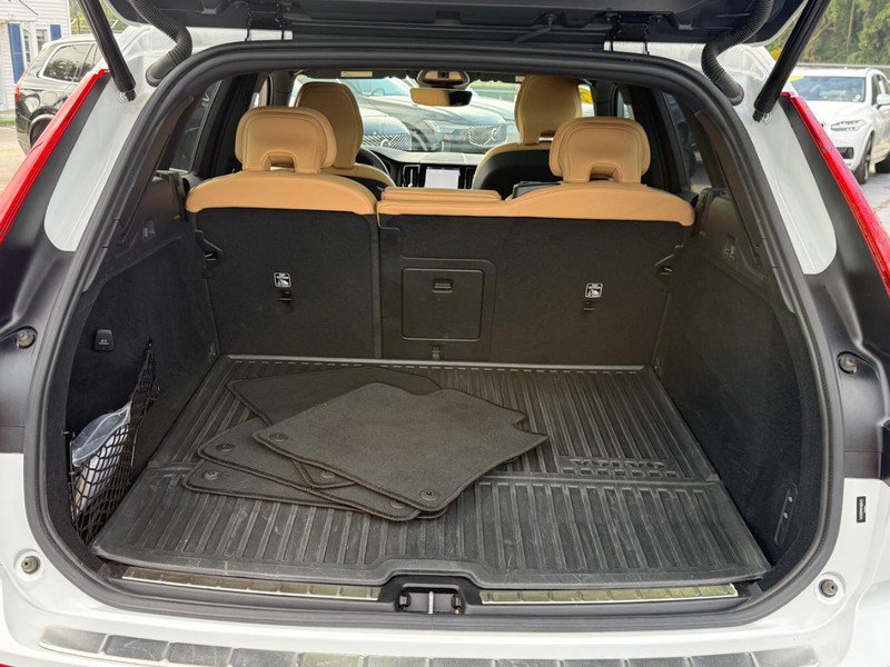 Used 2024 Volvo XC60 T8 Ultimate w/ Protection Package Premier AWD/4WD image 5