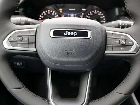 New 2026 Jeep Compass Latitude image 19