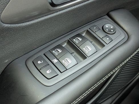 New 2026 Chrysler Pacifica Select image 23