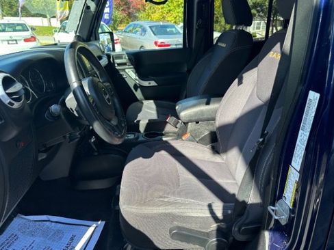 Used 2013 Jeep Wrangler Unlimited Sahara w/ Dual Top Group image 17