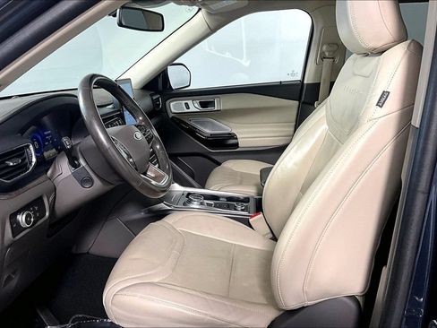 Used 2023 Ford Explorer Platinum w/ Technology Package AWD/4WD image 13