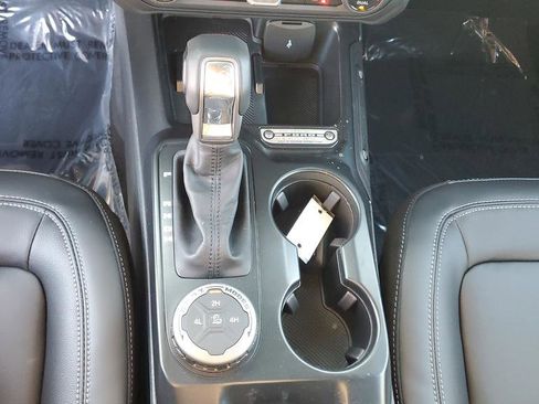 New 2025 Ford Bronco Outer Banks image 28