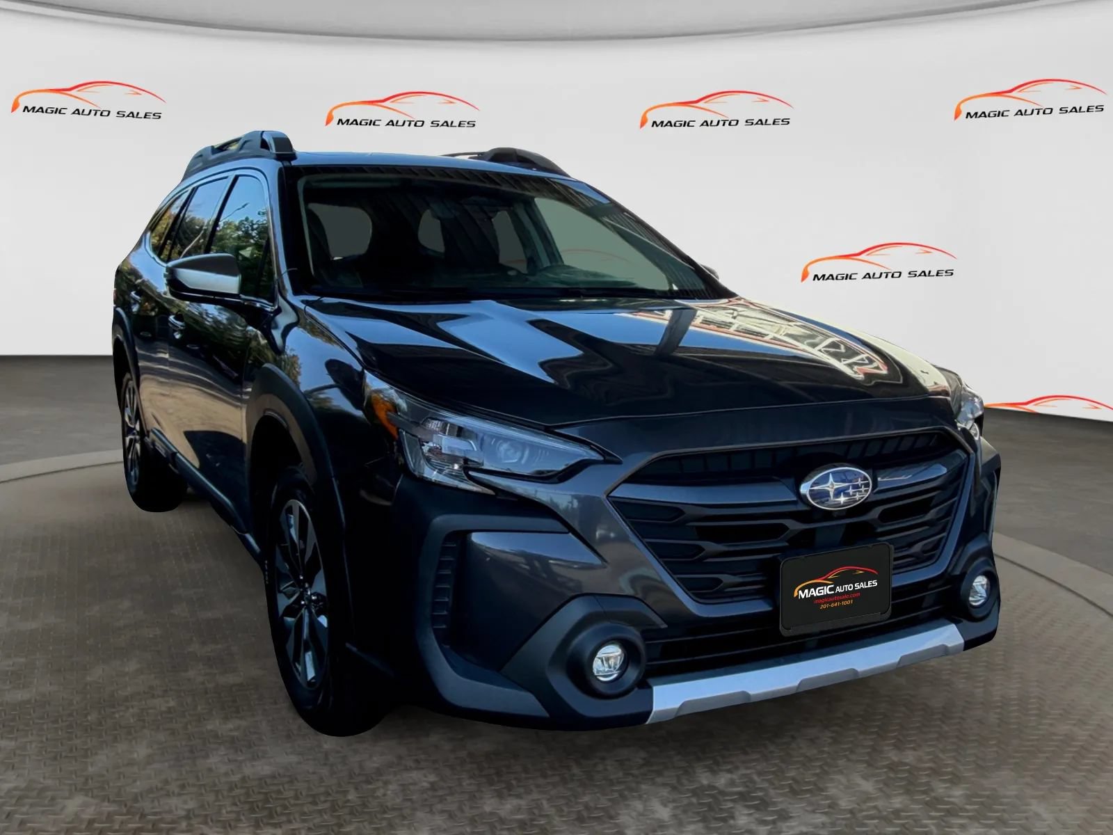 Used 2023 Subaru Outback Touring AWD/4WD image 5