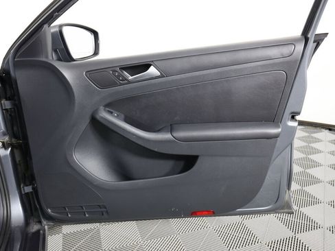 Used 2014 Volkswagen Jetta SE image 25