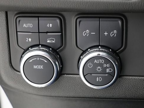 Used 2025 GMC Yukon XL Denali image 26