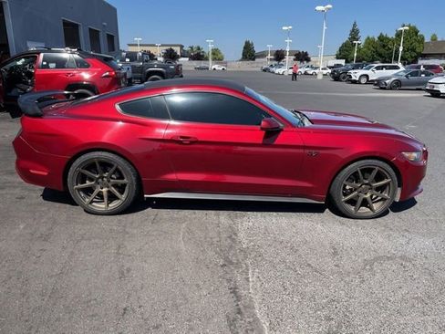 Used 2017 Ford Mustang Coupe RWD image 4