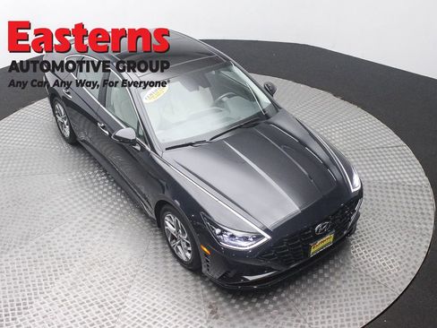 Used 2023 Hyundai Sonata SEL w/ Convenience Package FWD image 3