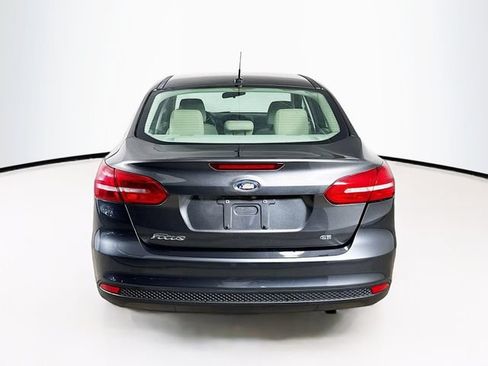 Used 2018 Ford Focus SE FWD image 28