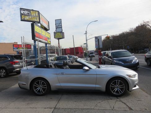 Used 2017 Ford Mustang Premium image 13