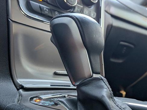 Used 2018 Jeep Grand Cherokee Altitude RWD image 12