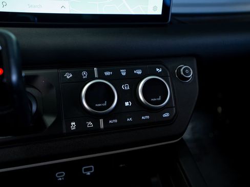 Used 2024 Land Rover Defender 90 S AWD/4WD image 43