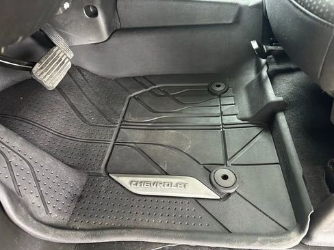 Used 2020 Chevrolet Silverado 1500 Custom w/ Custom Value Package image 28