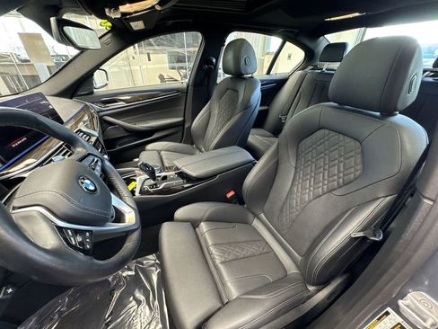 Used 2021 BMW 530i xDrive w/ Premium Package image 11
