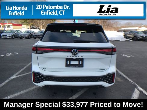 Used 2025 Volkswagen Tiguan SE R-Line image 13