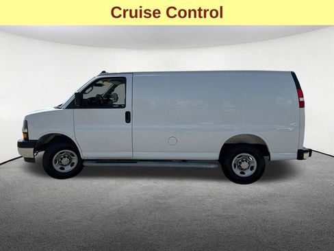 Used 2025 Chevrolet Express 2500 w/ Driver Convenience Package RWD image 6