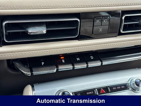 Used 2023 Lincoln Aviator 2WD w/ Premium Package image 27