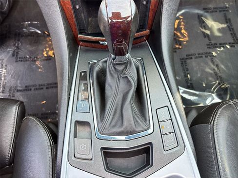 Used 2012 Cadillac SRX Luxury image 16