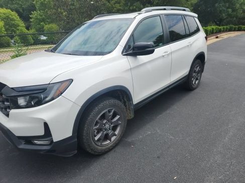 Used 2024 Honda Passport TrailSport image 5