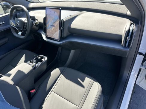 New 2026 Volvo EX30 Plus w/ Climate Package image 21