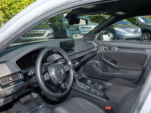 Used 2023 Honda Civic Sport image 14