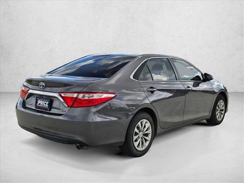 Used 2015 Toyota Camry LE FWD image 5