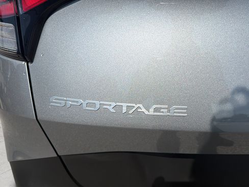Used 2024 Kia Sportage EX FWD image 17