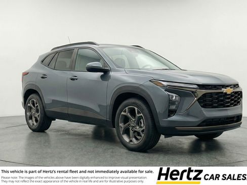 Used 2025 Chevrolet Trax LT image 1