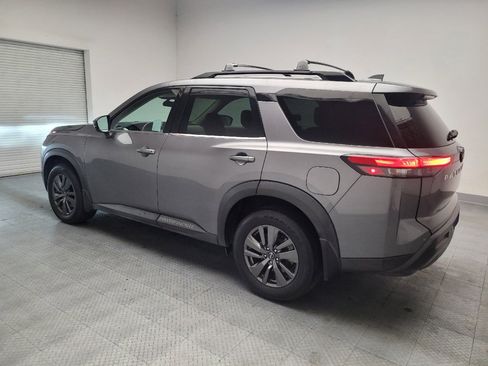 Used 2022 Nissan Pathfinder SV AWD/4WD image 3