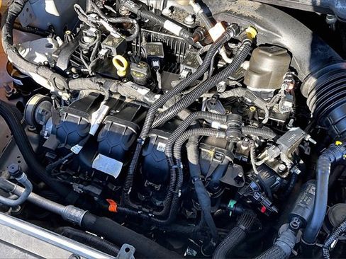 Used 2024 Ford Edge Titanium image 27