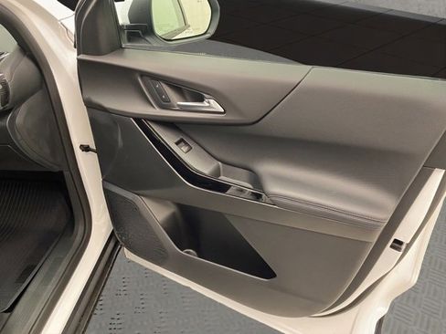 New 2026 Chevrolet Equinox LT w/ Convenience Package II image 18