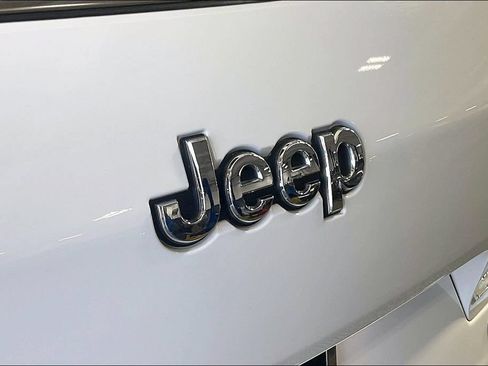 Used 2021 Jeep Grand Cherokee L Limited AWD/4WD image 39