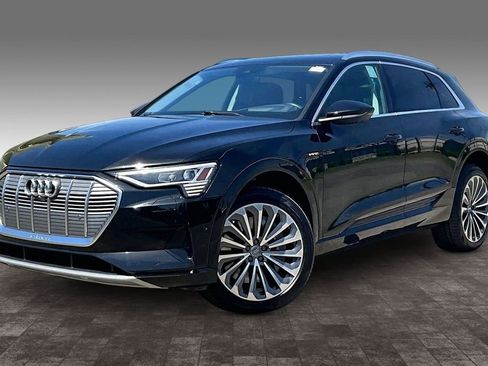 Used 2019 Audi e-tron Prestige w/ Prestige Package AWD/4WD image 2