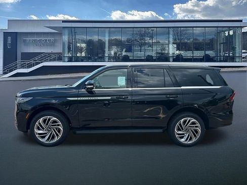 New 2026 Lincoln Navigator Premiere AWD/4WD image 4