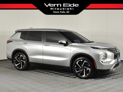 Used 2023 Mitsubishi Outlander SE