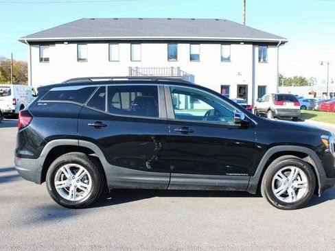 Used 2023 GMC Terrain SLE w/ Driver Convenience Package FWD image 6