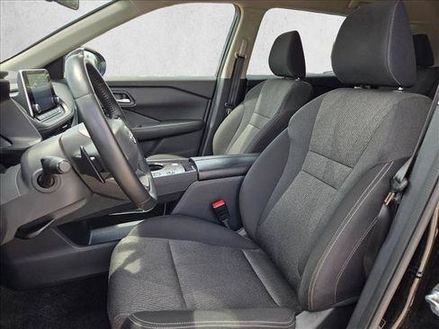 Used 2025 Nissan Rogue SV FWD image 15