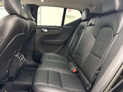 Certified 2023 Volvo XC40 B5 Plus w/ Protection Package Premier AWD/4WD image 24