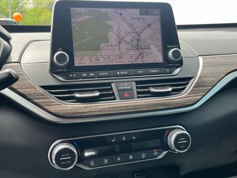 Used 2019 Nissan Altima 2.5 Platinum FWD image 12