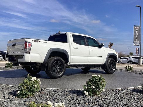 Used 2020 Toyota Tacoma TRD Sport image 5