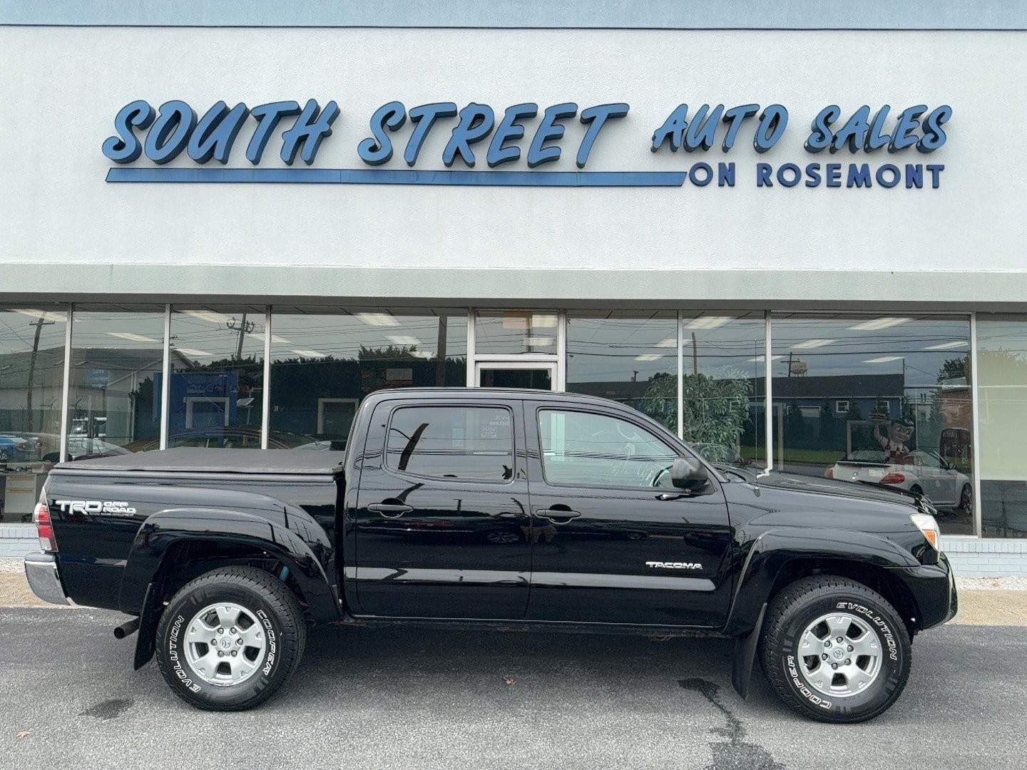 Used 2013 Toyota Tacoma 4x4 Double Cab w/ TRD Off-Road Pkg image 1