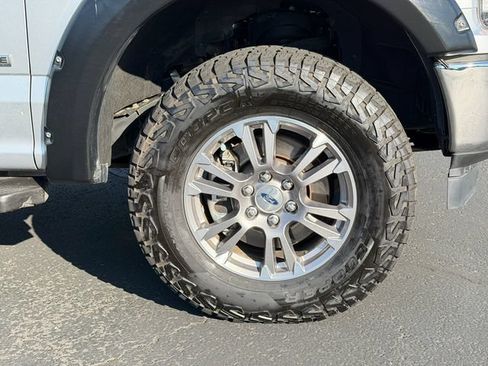 Used 2019 Ford F150 Lariat w/ Trailer Tow Package AWD/4WD image 10