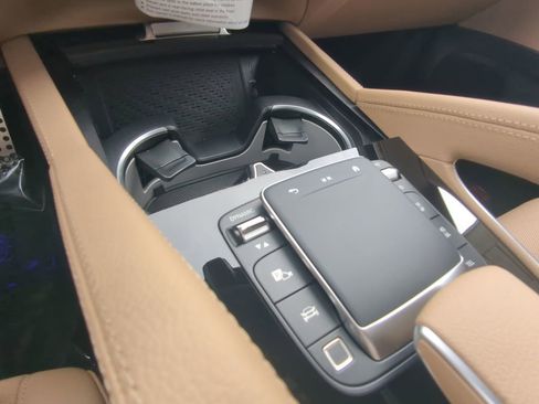 New 2026 Mercedes-Benz GLS 580 4MATIC image 9