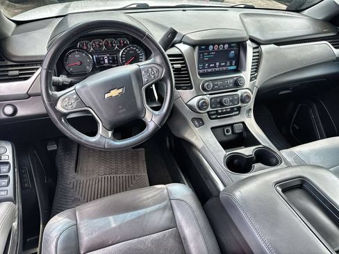 Used 2018 Chevrolet Suburban LT RWD image 20