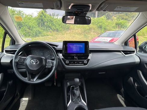 Used 2025 Toyota Corolla LE FWD image 13