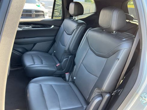 Used 2025 Cadillac XT6 Premium Luxury FWD image 19