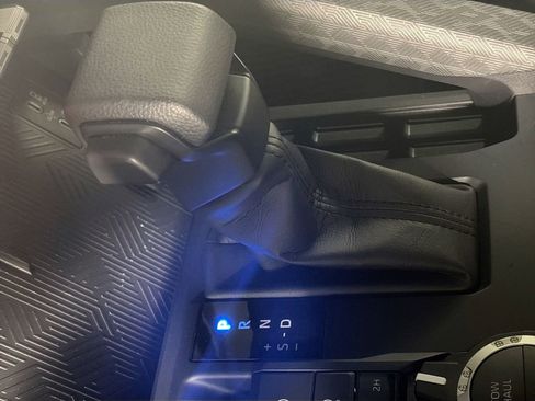 Used 2025 Toyota Tacoma SR5 image 18