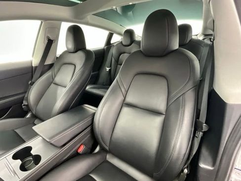 Used 2023 Tesla Model 3 Standard Range image 6